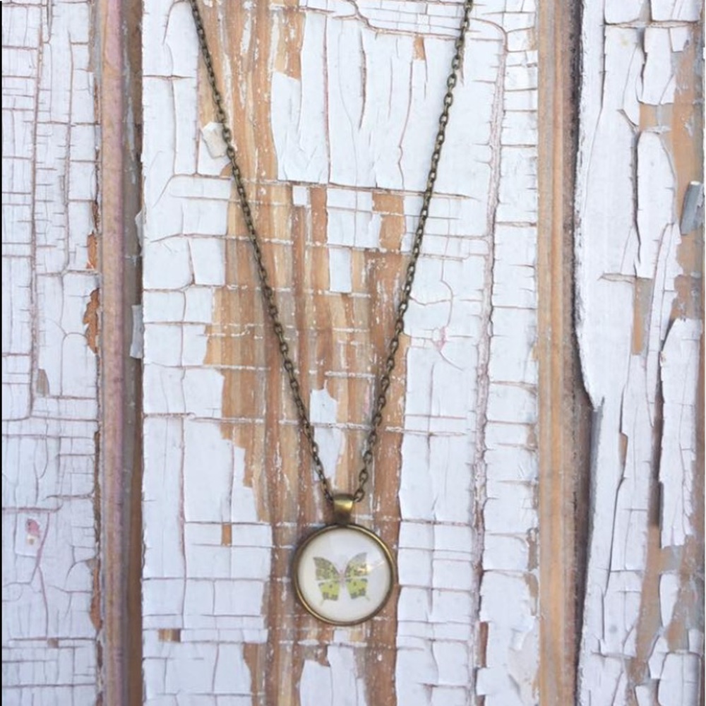 ‼️SOLD‼️ Necklace, butterfly